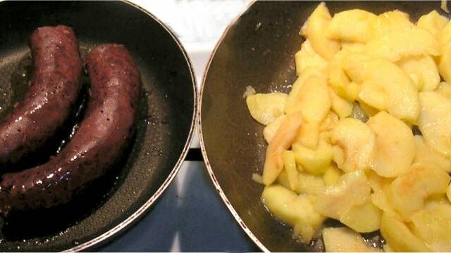 Catalan sausage and apple